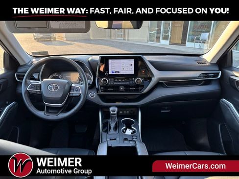 Used 2023 Toyota Highlander XLE AWD/4WD image 9
