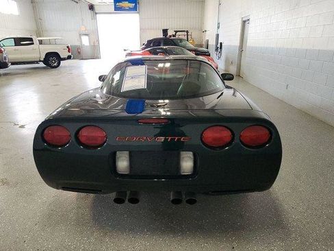 Used 2001 Chevrolet Corvette Coupe w/ Preferred Equipment Group1 RWD image 4