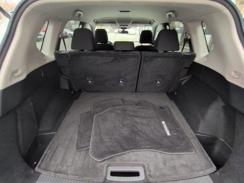 Used 2023 Nissan Rogue S image 24