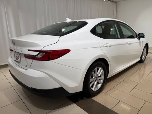 Certified 2025 Toyota Camry LE FWD image 5