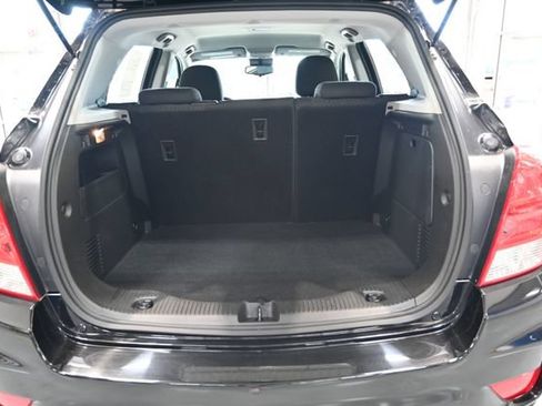 Used 2020 Chevrolet Trax LS AWD/4WD image 23