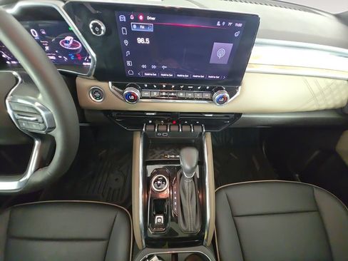 Certified 2024 GMC Canyon Denali AWD/4WD image 13