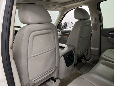 Used 2012 Chevrolet Avalanche LTZ image 16