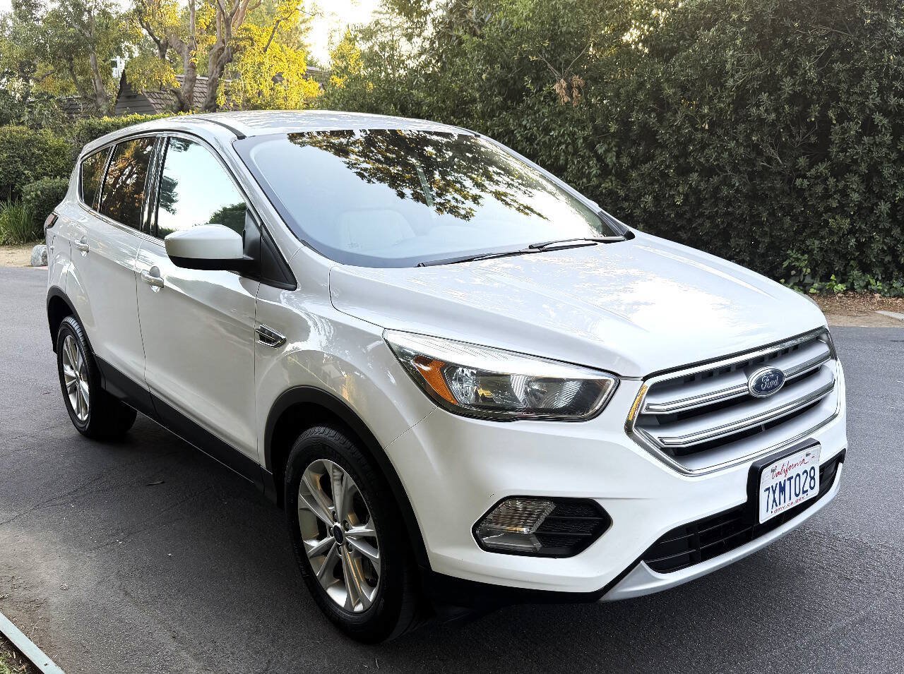 Used 2017 Ford Escape SE AWD/4WD image 9