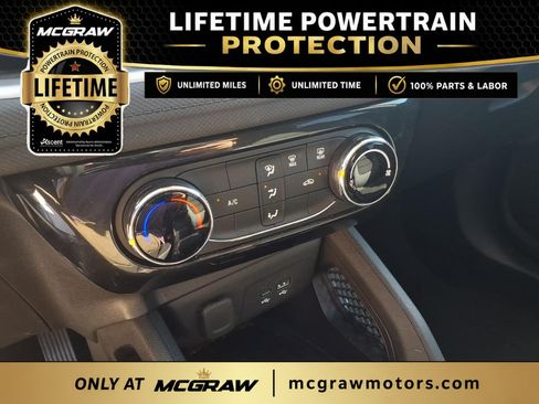 Used 2025 Chevrolet TrailBlazer LT AWD/4WD image 17