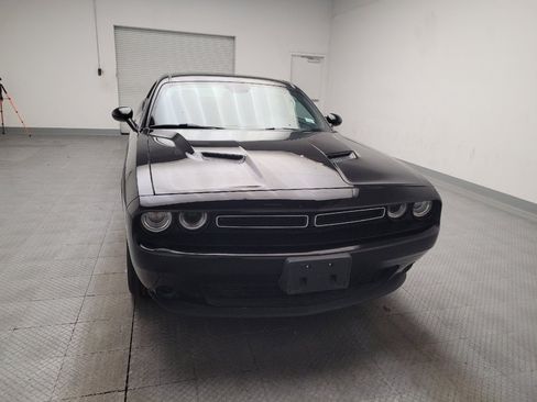 Used 2019 Dodge Challenger SXT RWD image 14