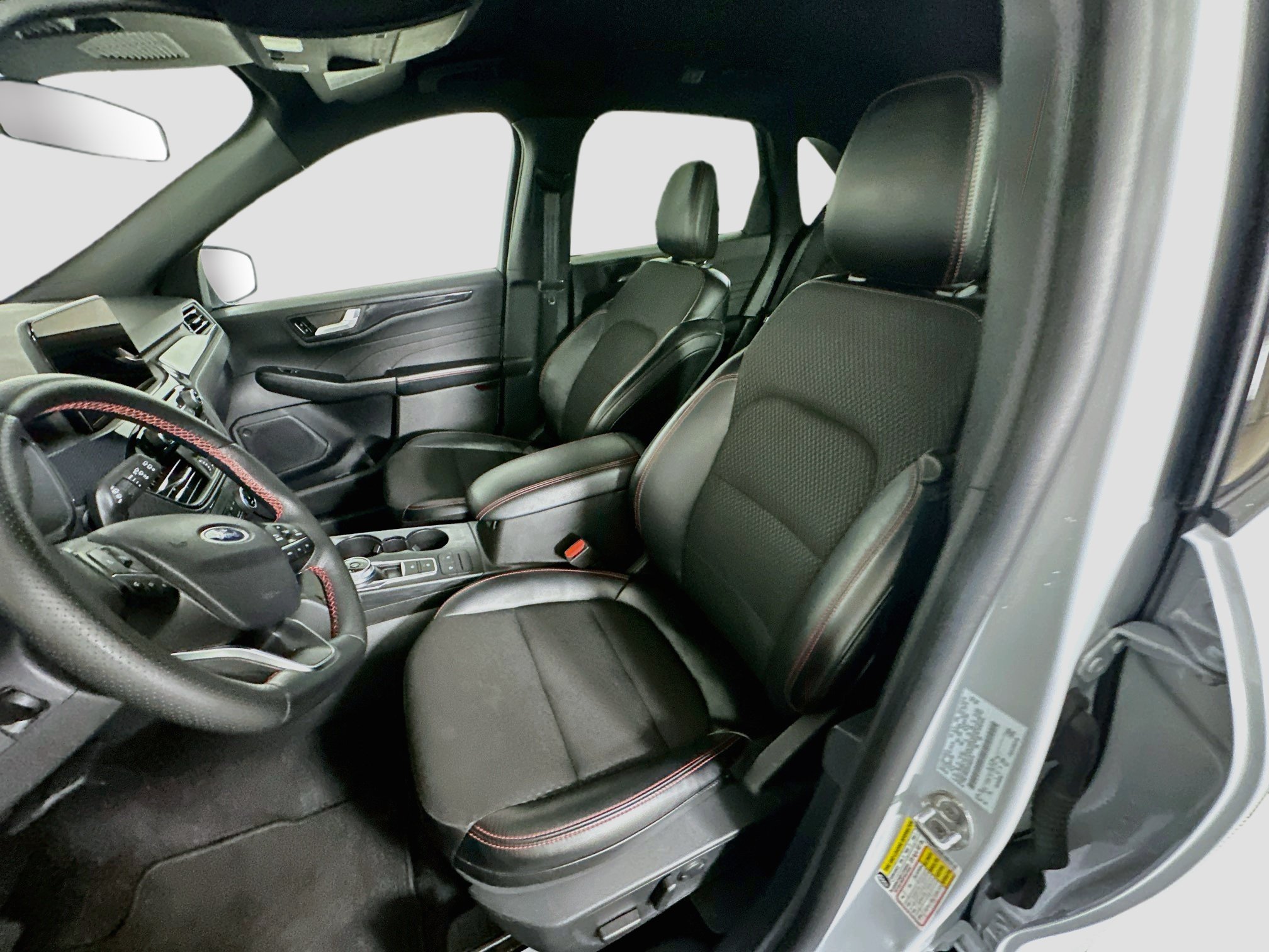Used 2025 Ford Escape ST-Line Select AWD/4WD image 13