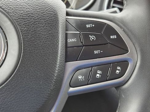 Used 2022 Jeep Cherokee Limited AWD/4WD image 27