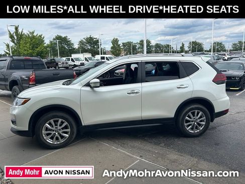 Used 2018 Nissan Rogue SV AWD/4WD image 2