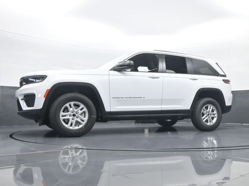 Used 2025 Jeep Grand Cherokee Laredo image 50