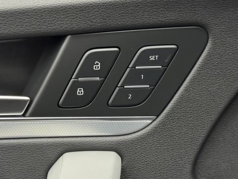 Used 2025 Audi Q5 Prestige w/ Prestige Package image 21