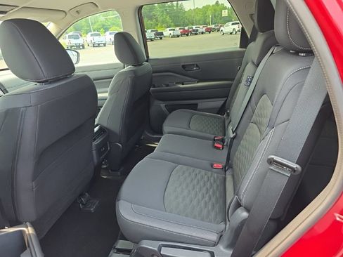 Used 2024 Nissan Pathfinder SV AWD/4WD image 26