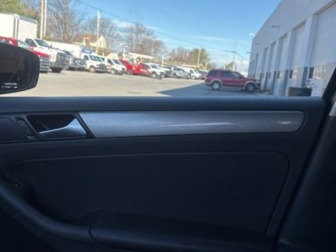 Used 2017 Volkswagen Jetta S image 14