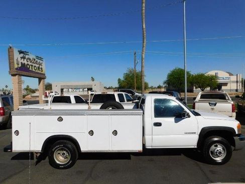 Used 2005 GMC Sierra 3500 W/T image 7