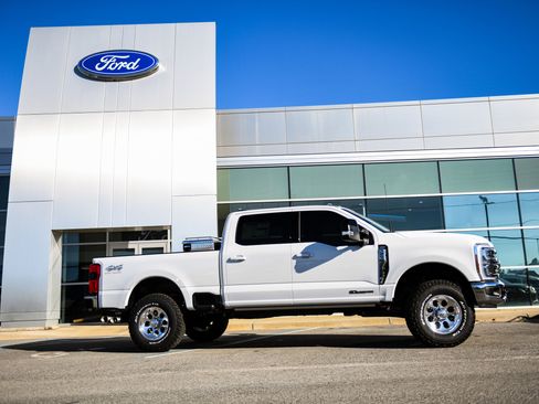 New 2026 Ford F250 Lariat image 30