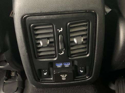 Used 2020 Jeep Grand Cherokee High Altitude RWD image 31