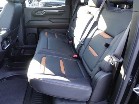 Used 2024 GMC Sierra 1500 AT4 image 23