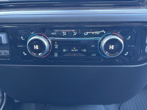 Used 2025 GMC Sierra 1500 Elevation image 27