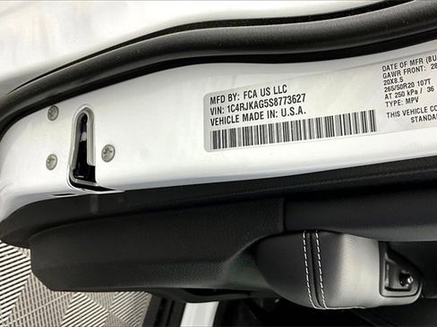 New 2025 Jeep Grand Cherokee L Altitude image 14