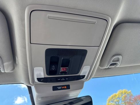 Used 2025 Honda Accord EX-L image 27