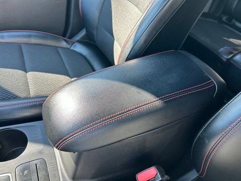 Used 2025 Ford Escape ST-Line AWD/4WD image 33