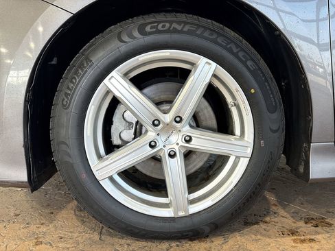 Used 2018 Toyota Sienna SE image 10