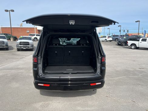 New 2025 Jeep Wagoneer Series II image 19