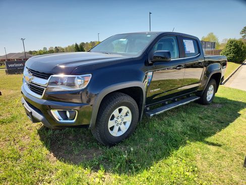 Used 2020 Chevrolet Colorado W/T w/ WT Convenience Package AWD/4WD image 6