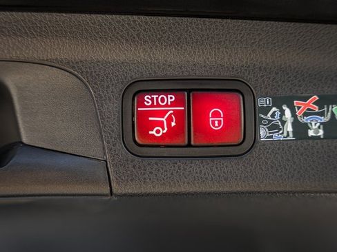 Certified 2025 Mercedes-Benz GLE 450e 4MATIC image 12