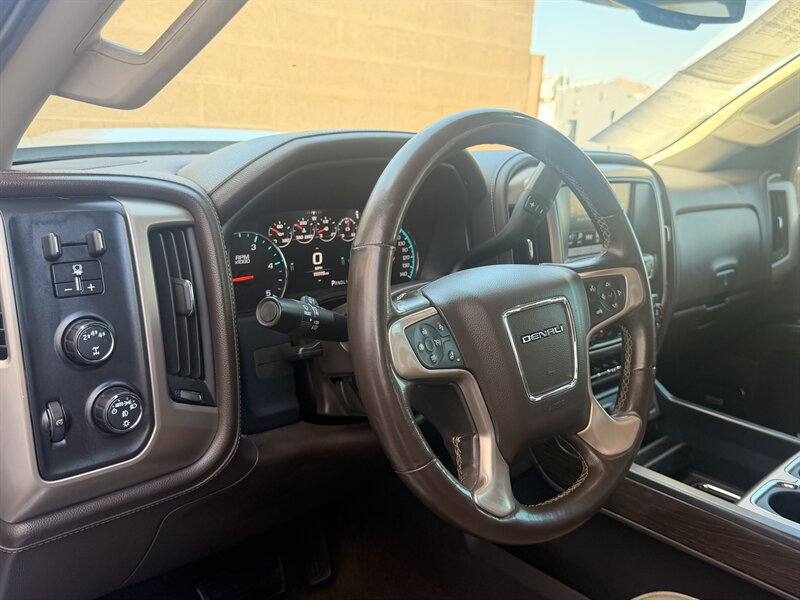 Used 2017 GMC Sierra 2500 Denali w/ Duramax Plus Package AWD/4WD image 22