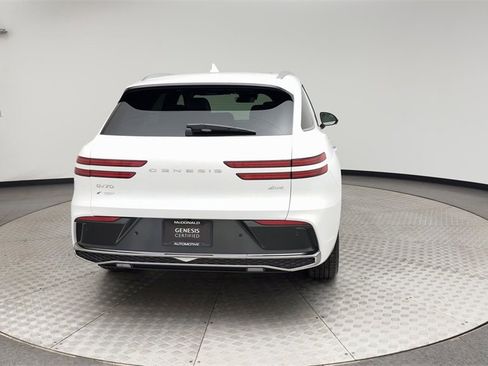 Used 2026 Genesis GV70 2.5T Advanced image 3
