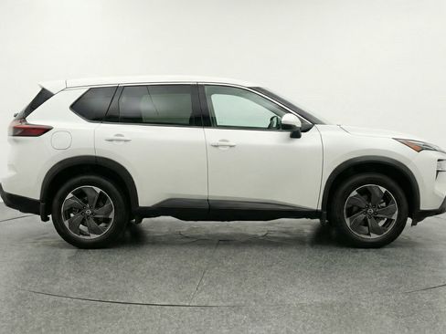 Used 2025 Nissan Rogue SV AWD/4WD image 11