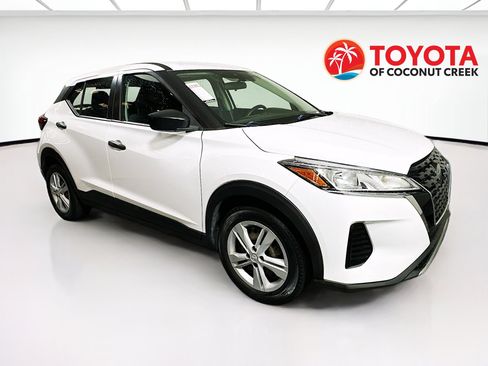 Used 2021 Nissan Kicks S FWD image 1