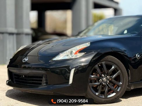 Used 2017 Nissan 370Z Coupe image 2