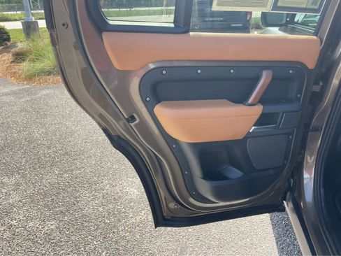 Used 2022 Land Rover Defender 110 X AWD/4WD image 19