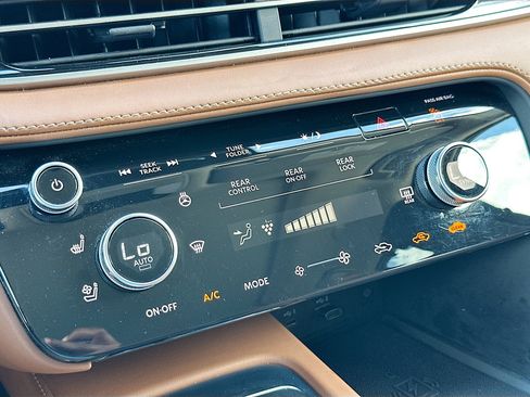 Used 2025 INFINITI QX60 Sensory AWD/4WD image 15