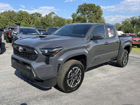 Used 2025 Toyota Tacoma TRD Sport image 6