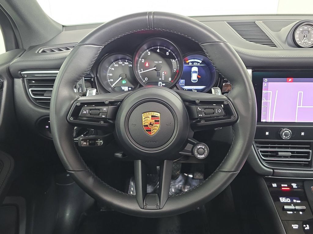 Certified 2026 Porsche Macan AWD/4WD image 14