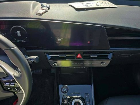 Certified 2024 Kia Niro Wind FWD image 11