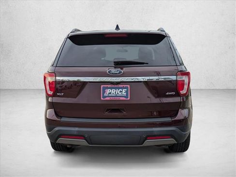 Used 2019 Ford Explorer XLT w/ Class III Trailer Tow Package AWD/4WD image 7