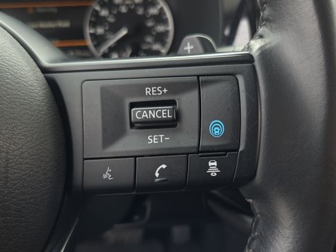 Used 2025 Nissan Pathfinder SV FWD image 24