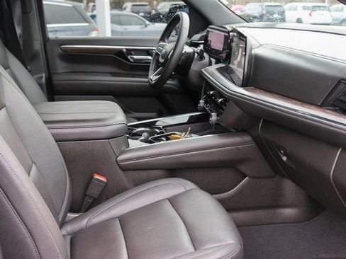 Used 2025 Chevrolet Tahoe LT image 18