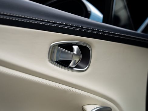 Used 2023 Aston Martin DBX image 52