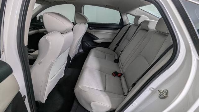 Used 2018 Honda Accord EX image 17