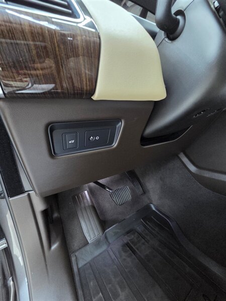 Used 2019 Land Rover Range Rover Sport HSE AWD/4WD image 14