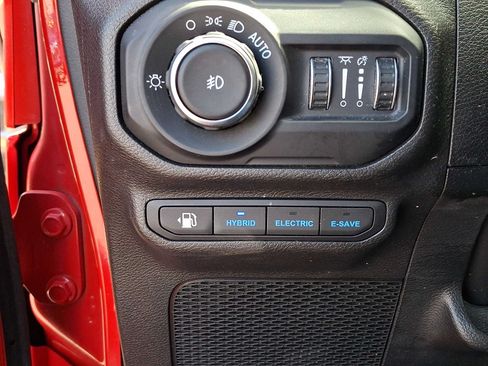 Used 2022 Jeep Wrangler Unlimited Rubicon 4xe w/ Cold Weather Group AWD/4WD image 26