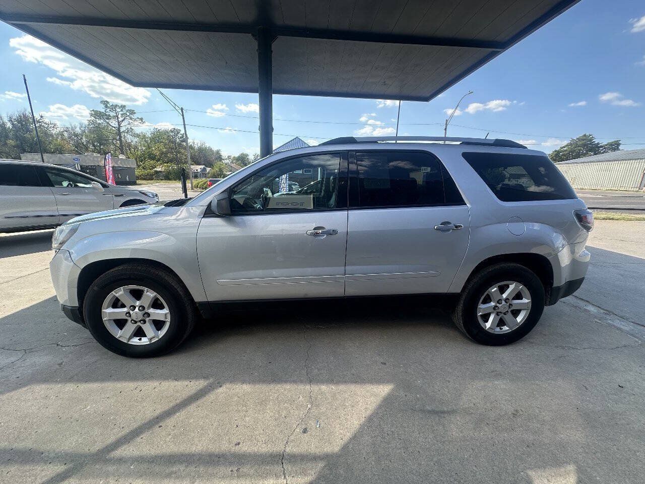 Used 2013 GMC Acadia SLE FWD image 5