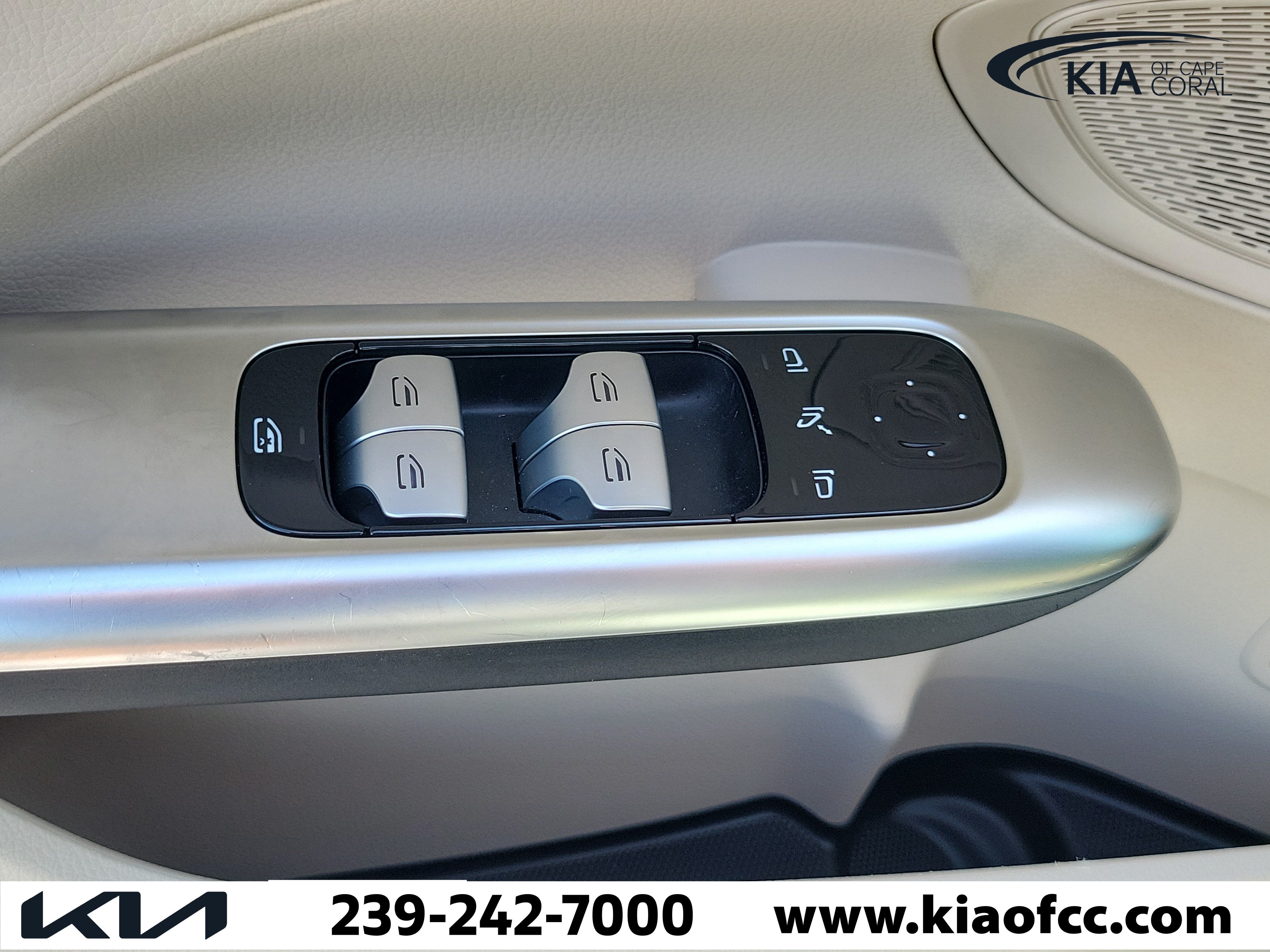 Used 2024 Mercedes-Benz C 300 Sedan image 22