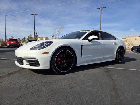 Used 2018 Porsche Panamera 4S image 2