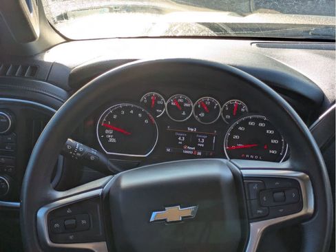 Used 2020 Chevrolet Silverado 1500 LT image 22